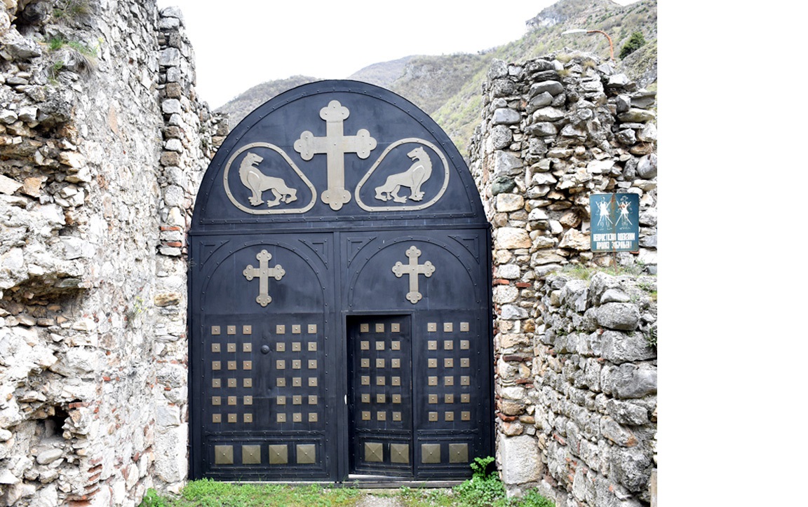 Manastir Sveti Arhangeli, kanjon reke Prizrenske Bistrice u Metohiji